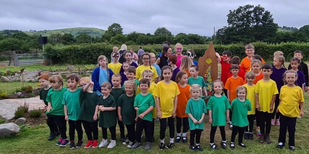 A new Welsh-medium primary school has opened in Powys