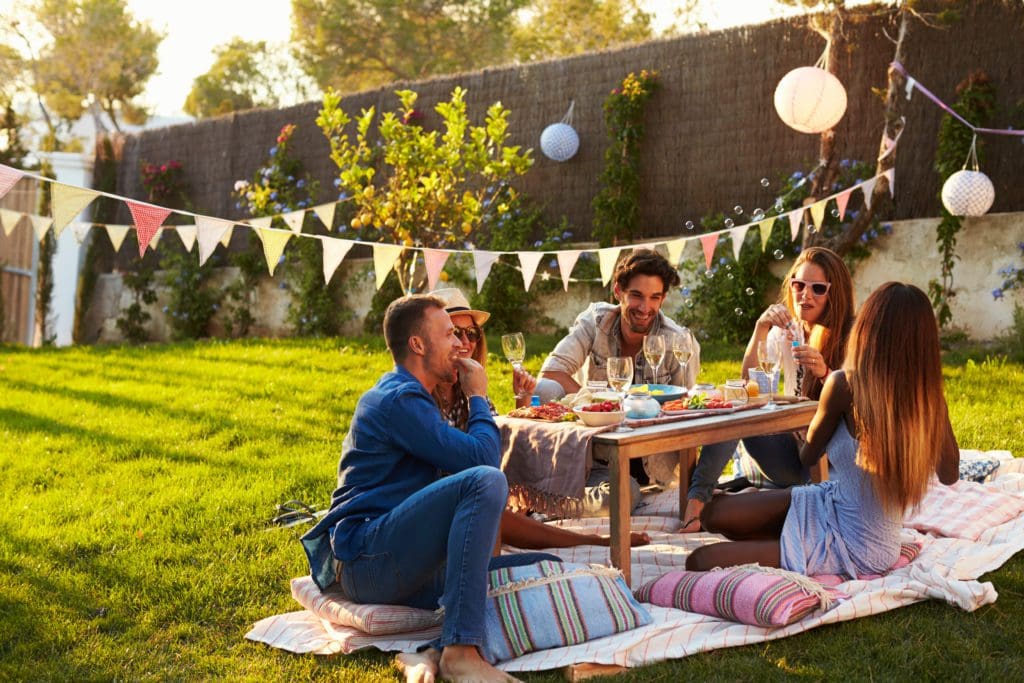 Hosting a Wimbledon-Themed Picnic or Garden Party? Follow These 10 Expert Tips