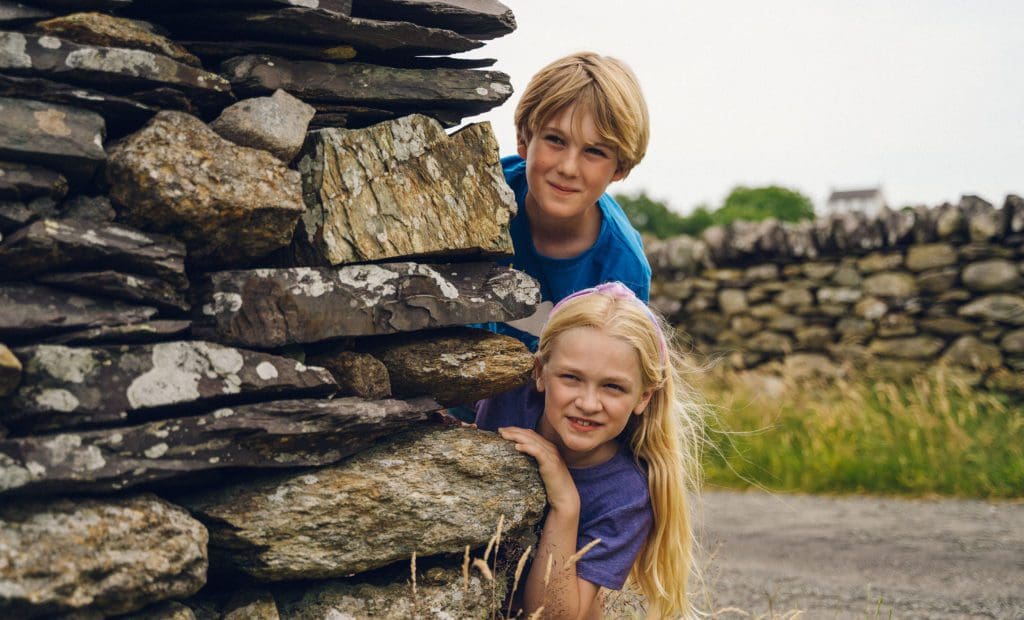 New duo beat 600 rivals to take over roles of popular TV twins Deian a Loli