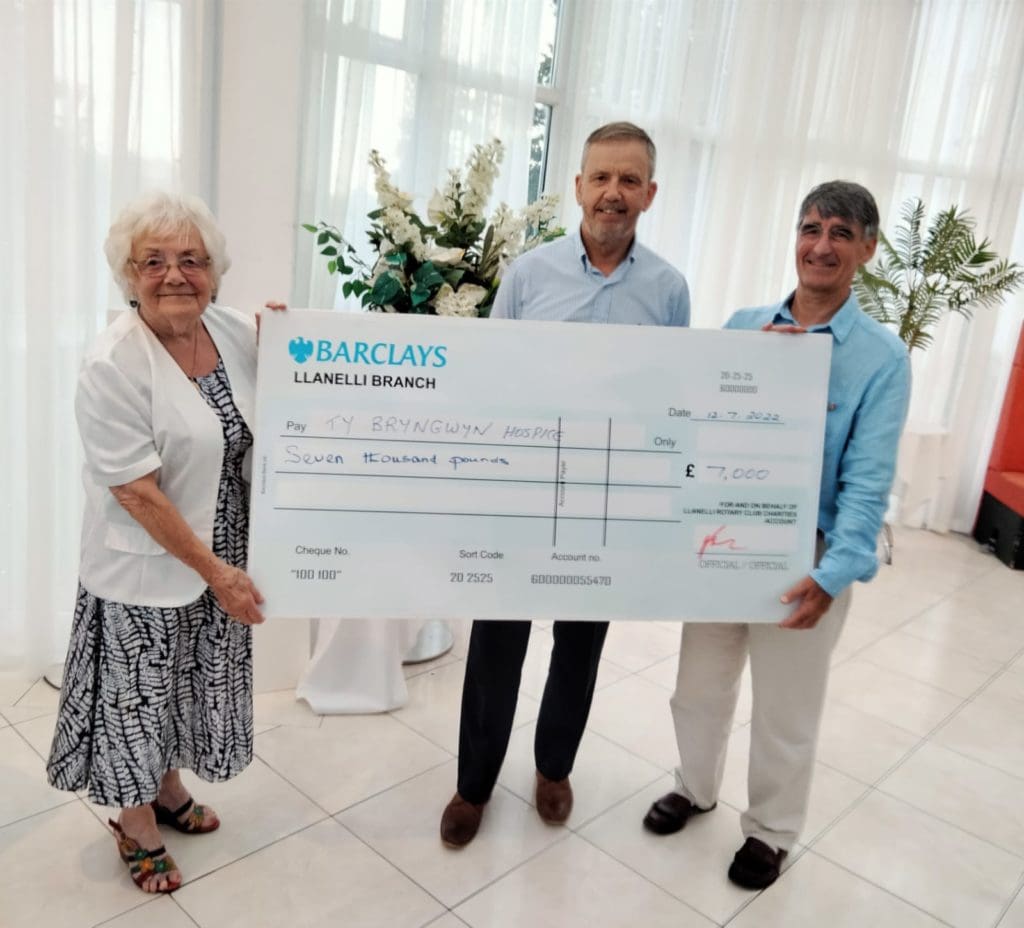 Llanelli Rotary raises £7K for local Hospice