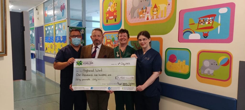 Veterans’ football match raises over £1,000 for Children’s Ward