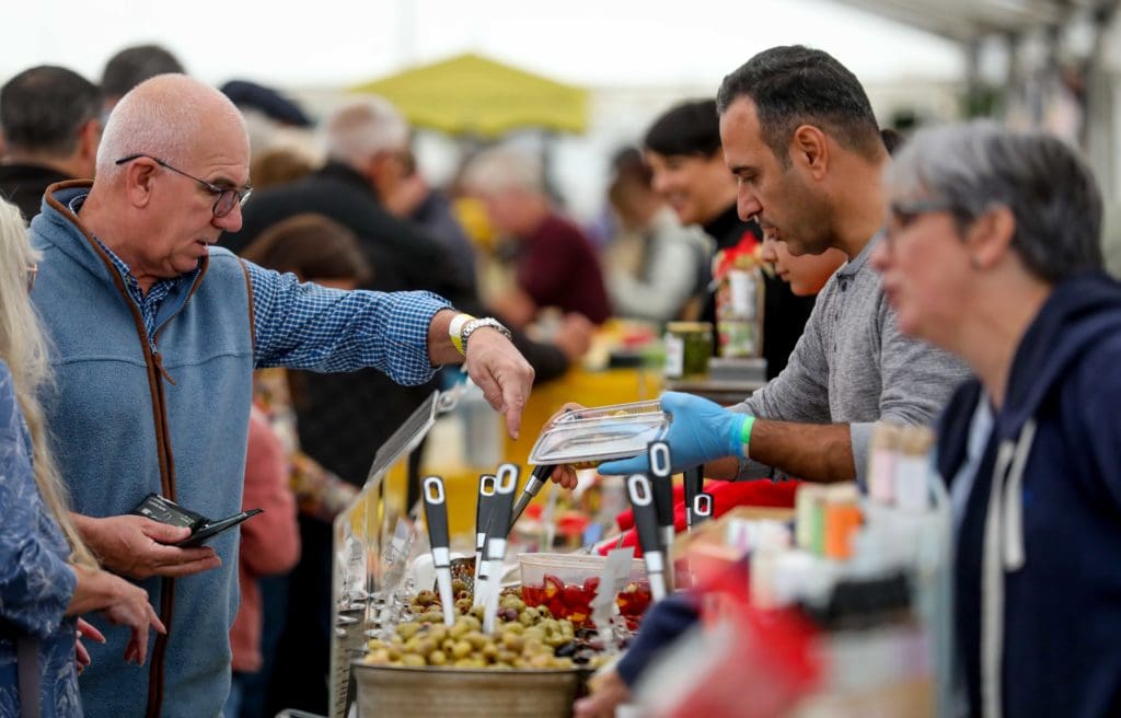 Thousands flock to Mold Food and Drink Festival