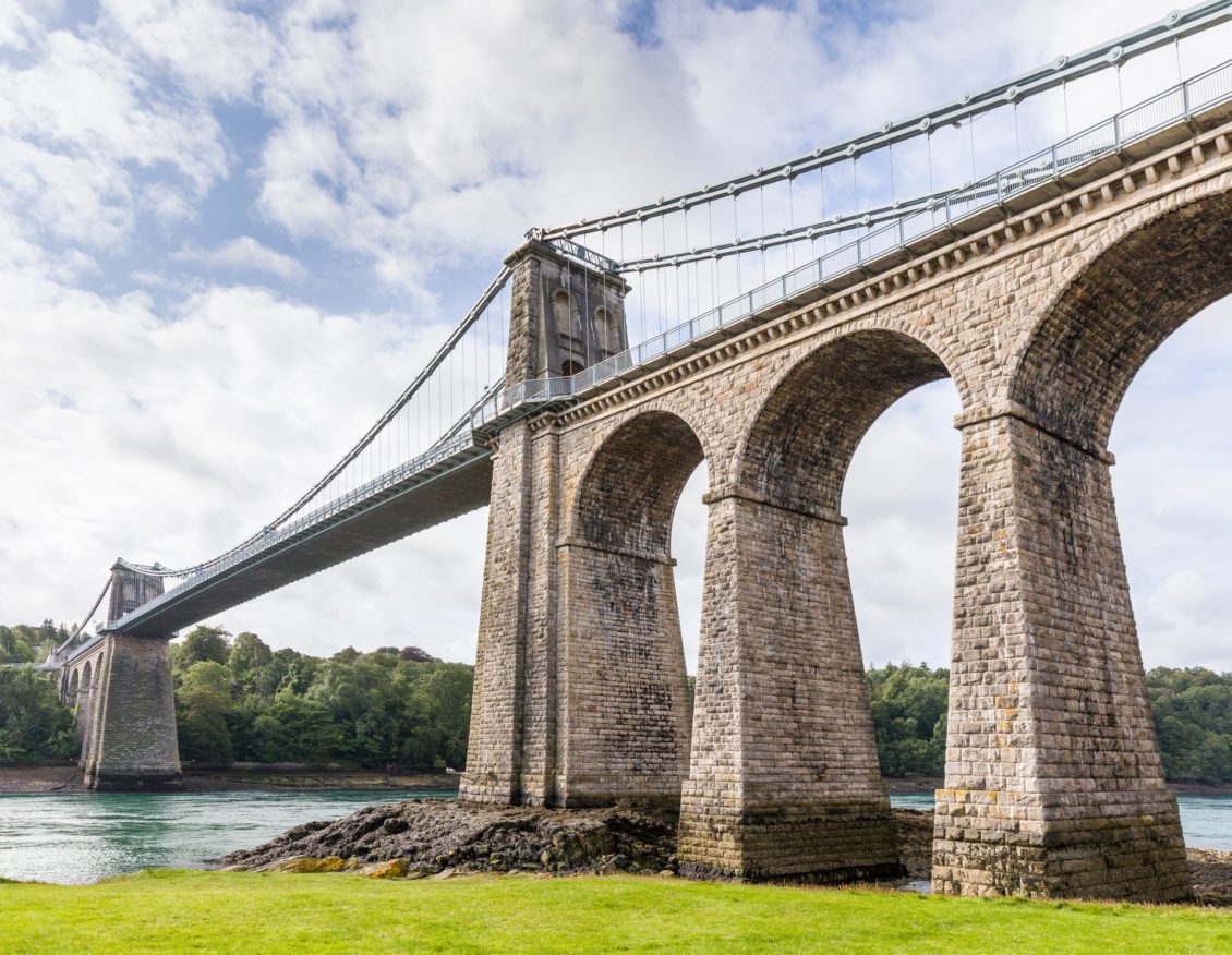 Menai Bridge closes for essential maintenance work