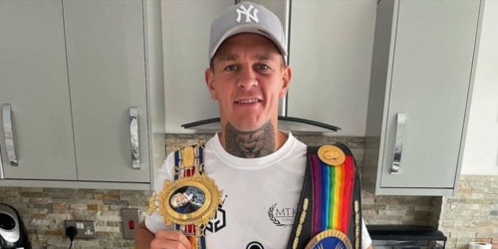 Local boxer from Merthyr Tydfil gets honour of switching on Christmas lights