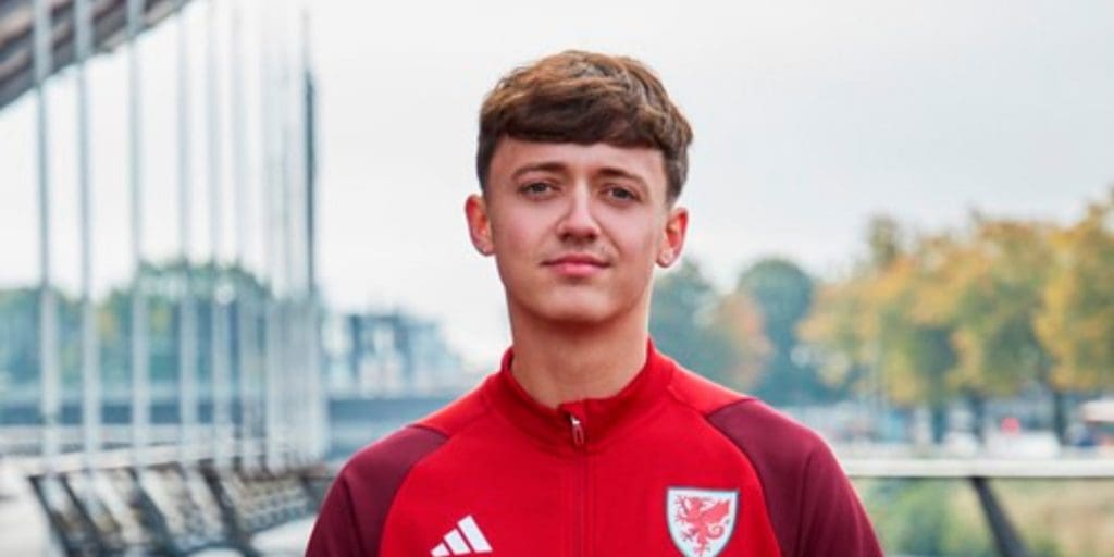 Merthyr Tydfil’s very own TikTok star to switch on lights