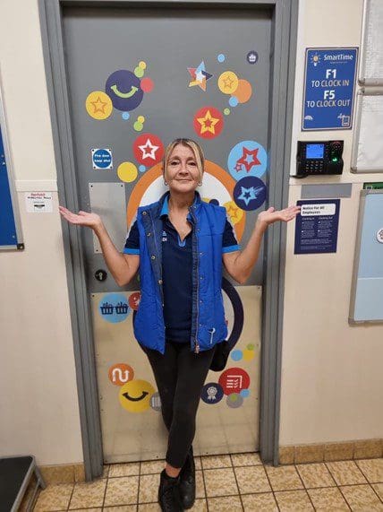 Aldi colleague in Cardiff celebrates 25 years of service