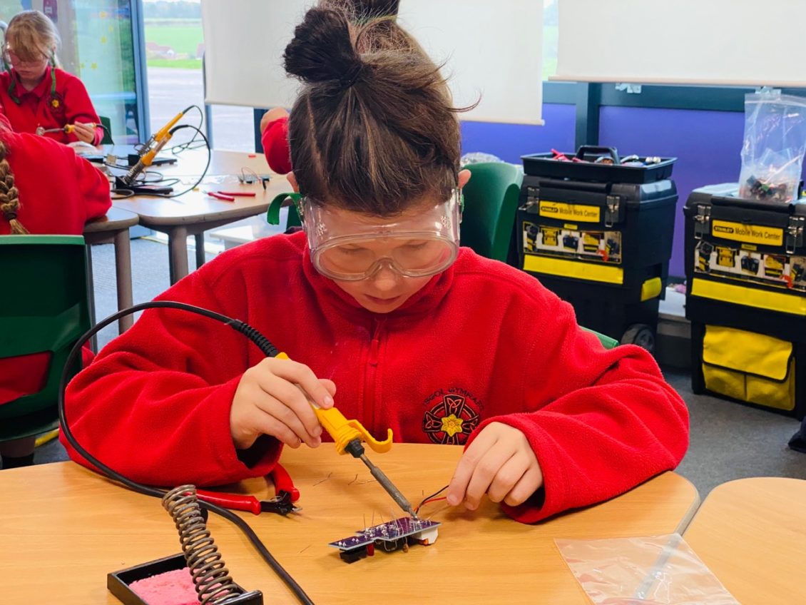 Ogi brings interactive STEM programme to south Wales schools