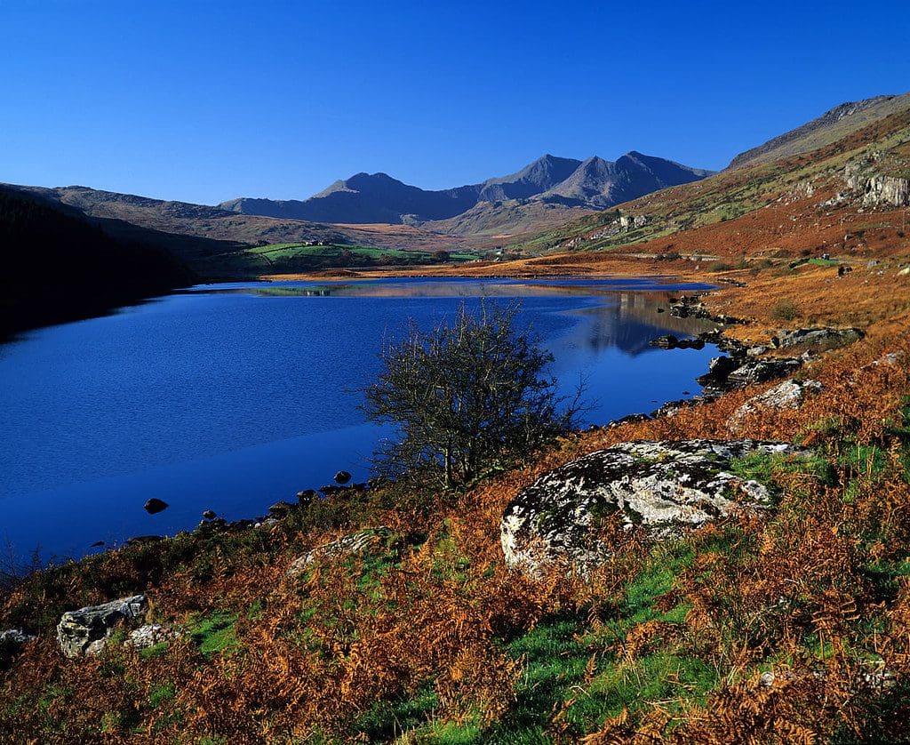 Snowdonia to be called by its Welsh name following vote