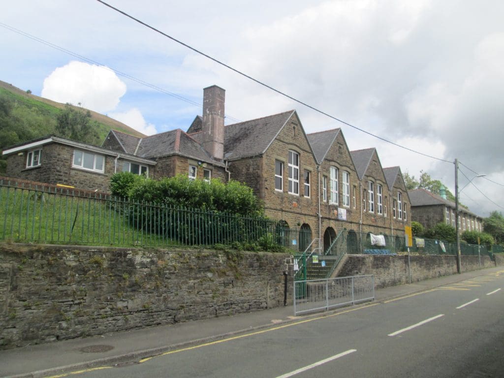 Demolition of evacuated primary school ‘the only affordable solution’