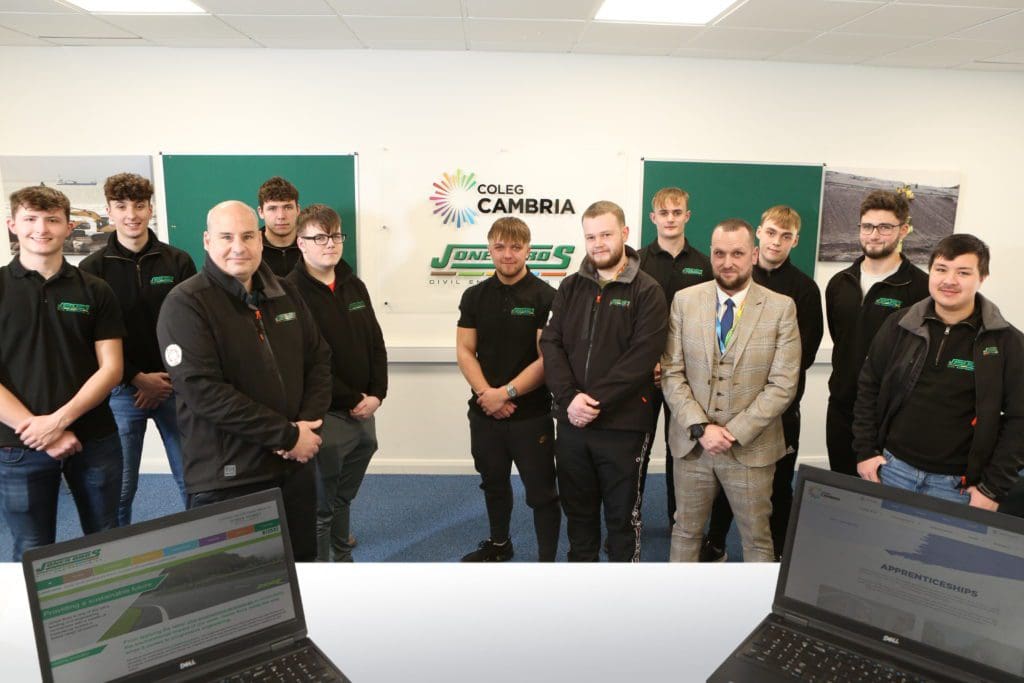 Jones Bros enrols new cohort of higher apprentices