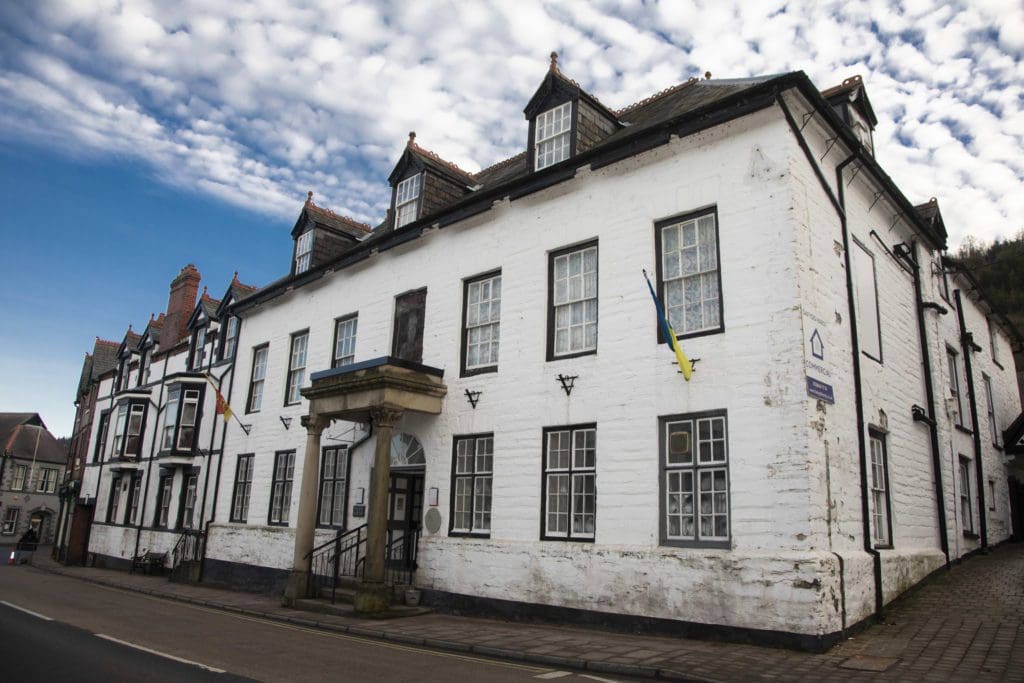 Community issues shares to raise funds to save historic hotel