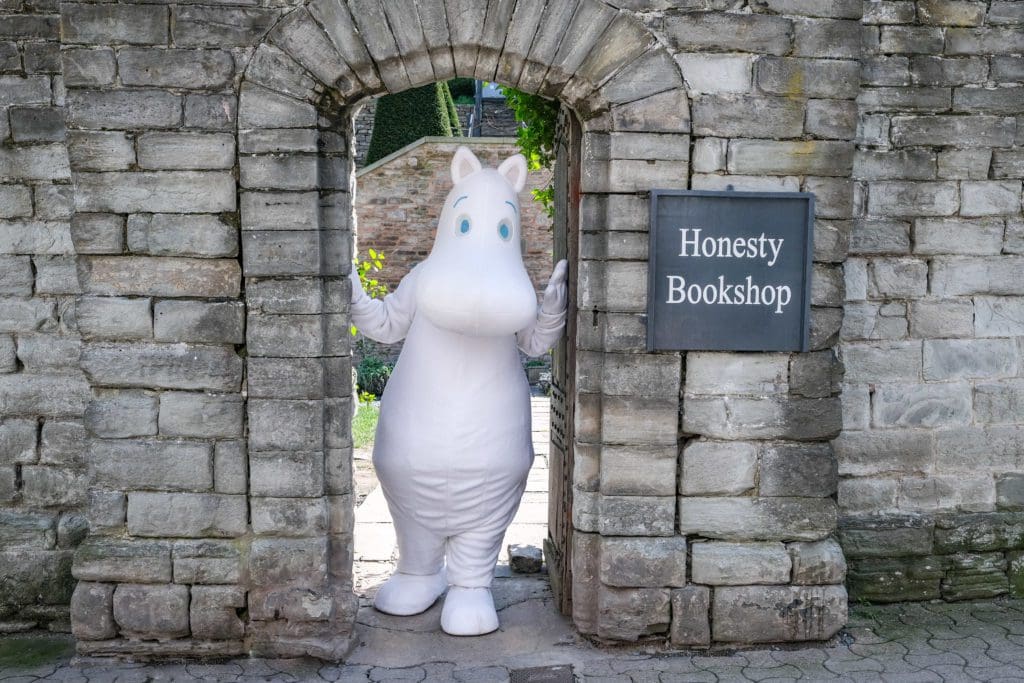 Special guest marks 50 days to Hay Festival