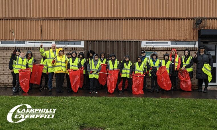 Graig-y-Racca Primary School help keep Caerphilly clean