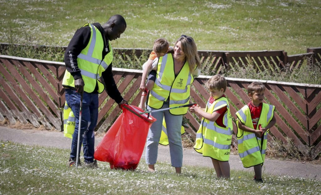 Community minded youngsters get stuck in to clean up estate