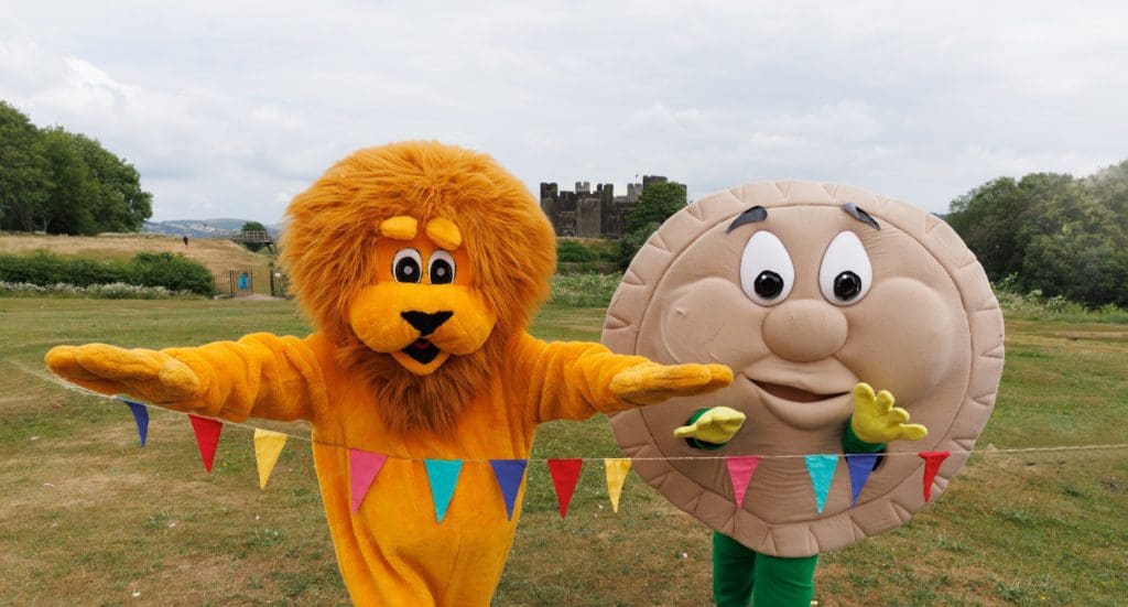 Entries open for two castles run between Caerphilly and Cardiff