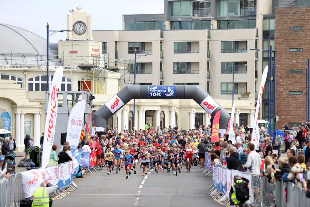 Ogi takes to the road to mark two years of broadband rollout success