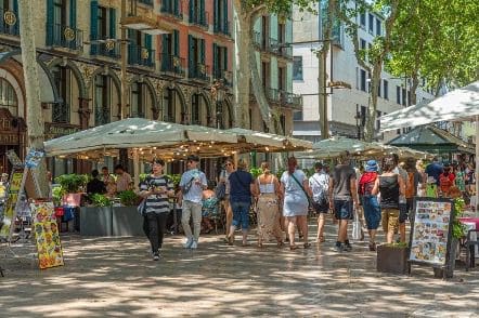 Can a Foreigner Purchase a House in Barcelona?