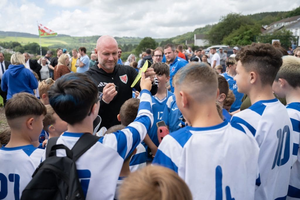 Rob Pages unveils Cymru Football Foundation project in Treharris