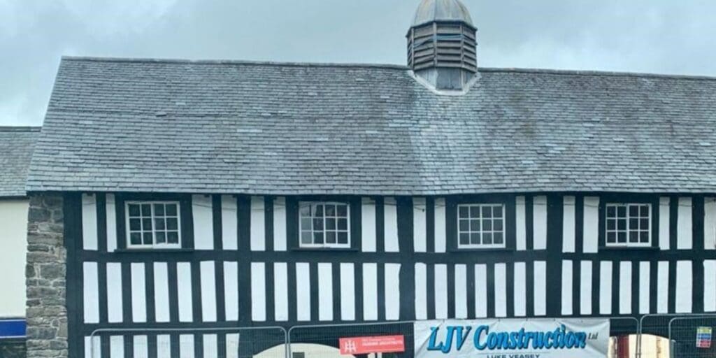 Work to resume on Old Market Hall in Llanidloes