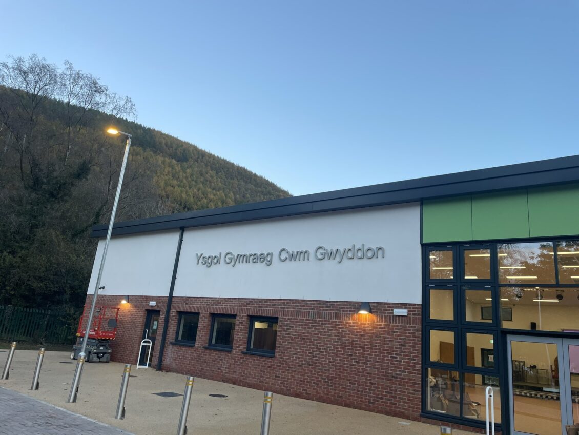 Ysgol Cwm Gwyddon opens the doors to the new site