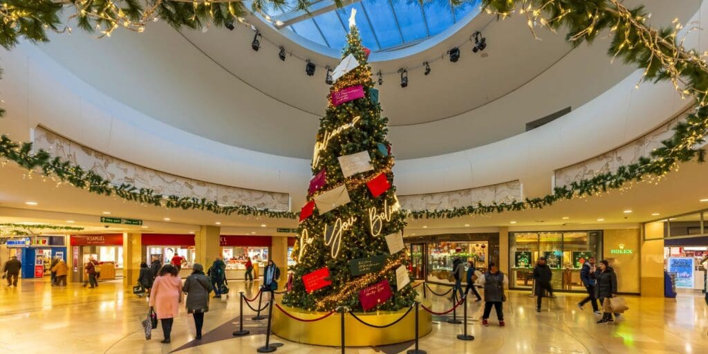 Late night Christmas shopping begins at St David’s Cardiff