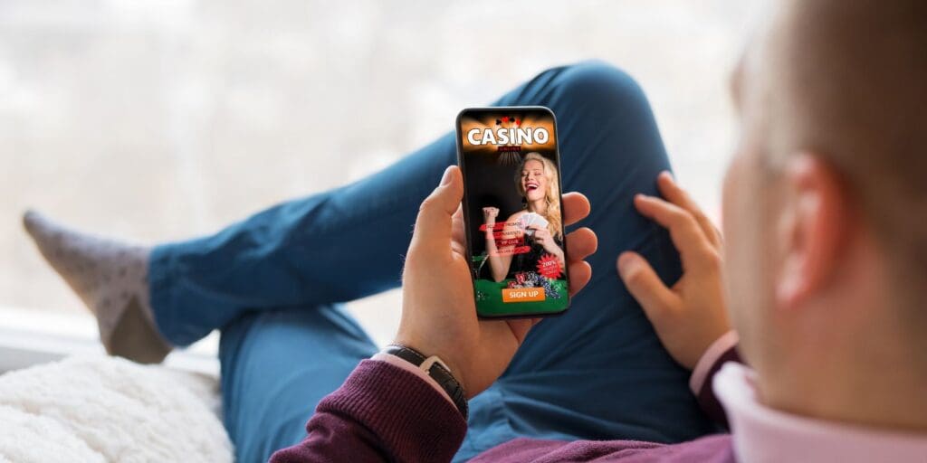 The Advantages and Disadvantages of Playing at Online Casinos