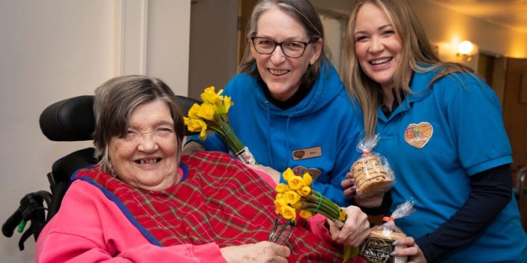 Surprise delivery of Welsh Cakes and daffodils to residents at Gwynedd care home