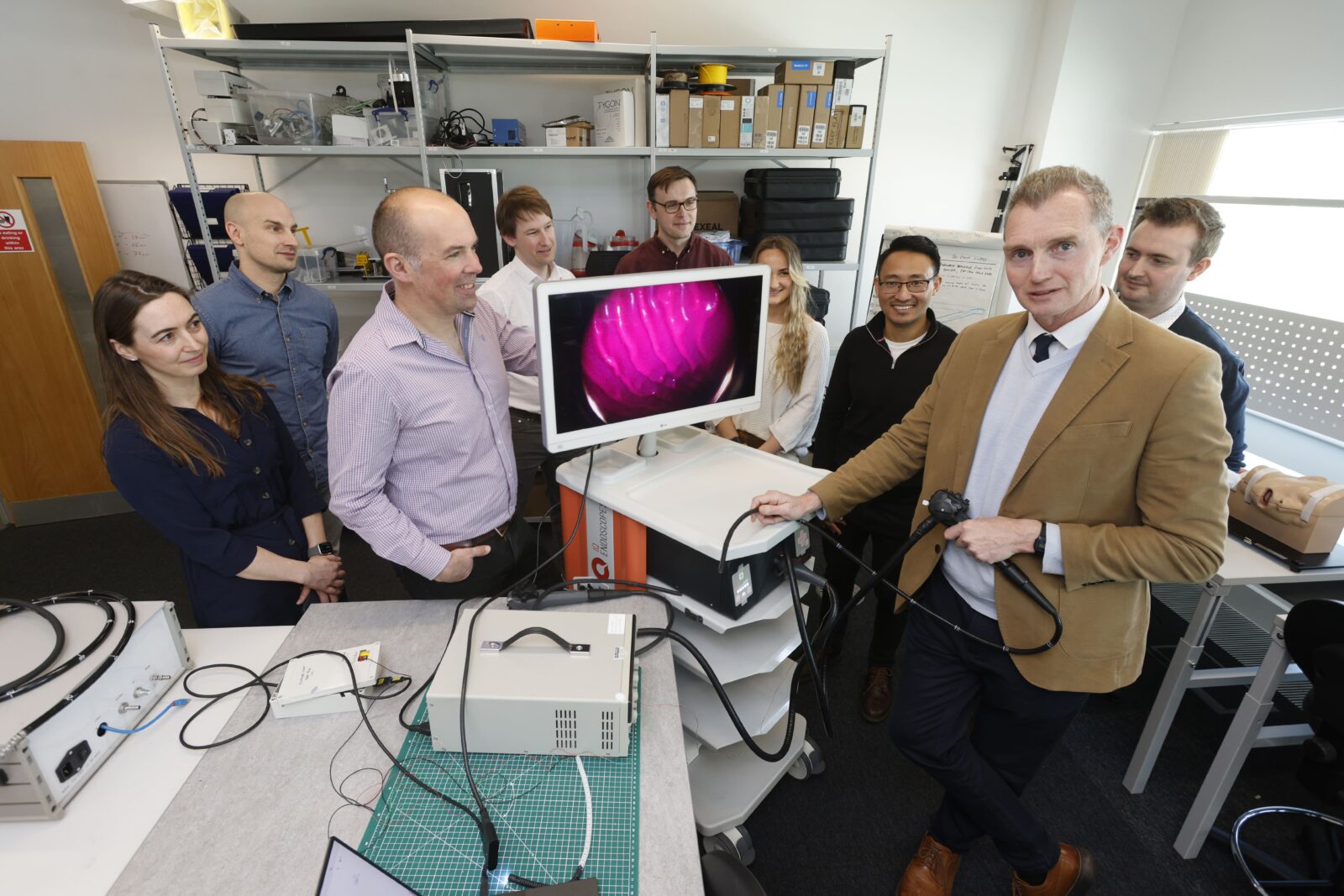 Welsh Secretary commends growth of medical device specialists IQ Endoscopes