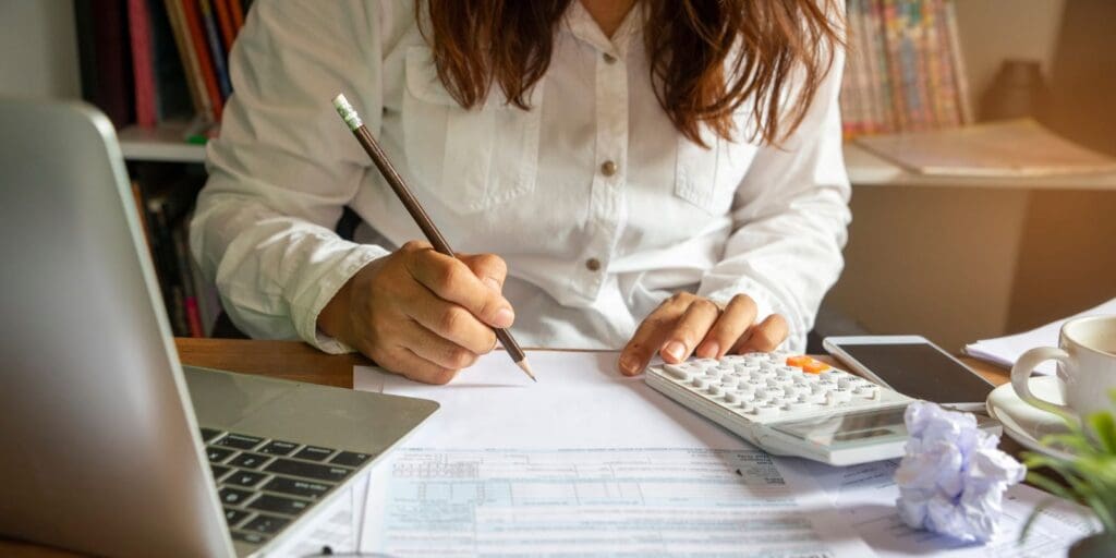 A Guide To Looking After Your Finances in the Future