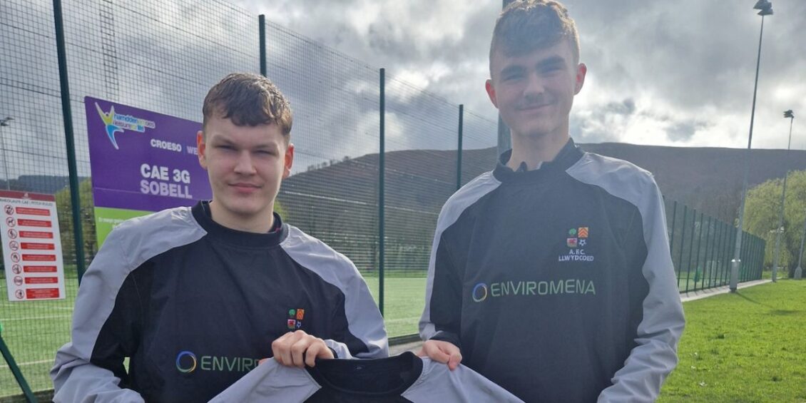 AFC Llwydcoed youth team “kicking off” in style thanks to Enviromena 