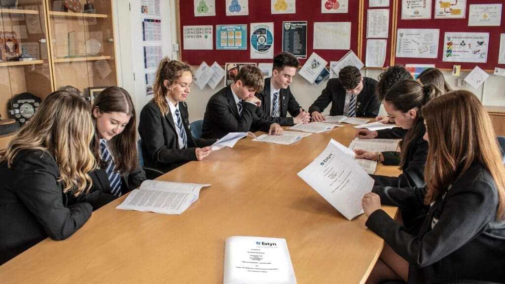 Ysgol Greenhill welcomes positive Estyn report