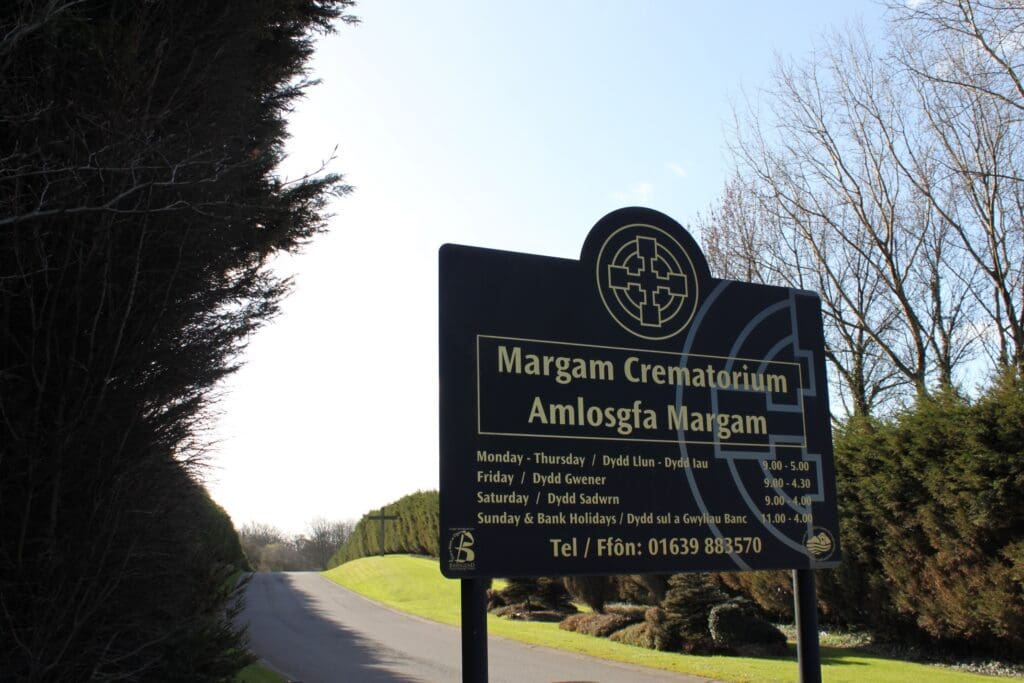 New bus service enables residents to pay respects to loved ones