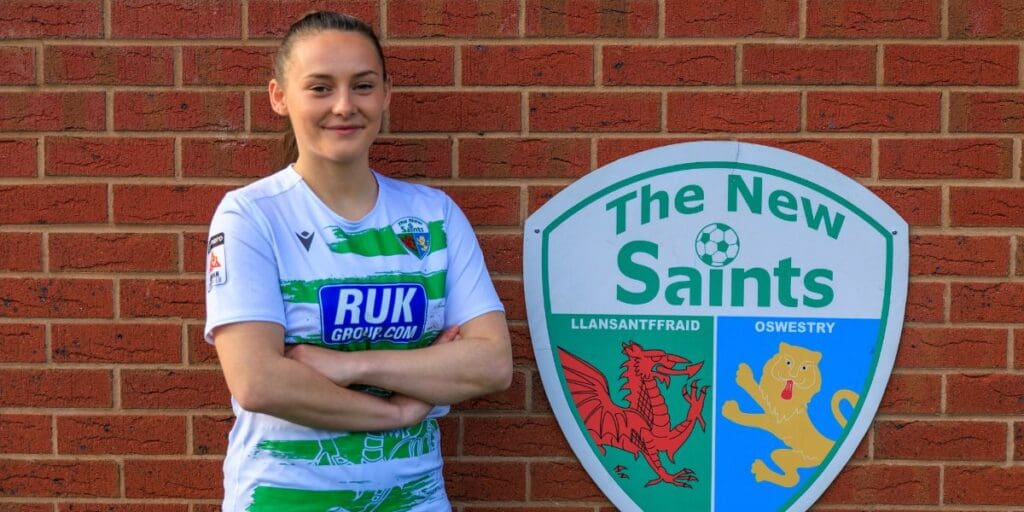 The New Saints FC women sign Wales international Maria Francis-Jones