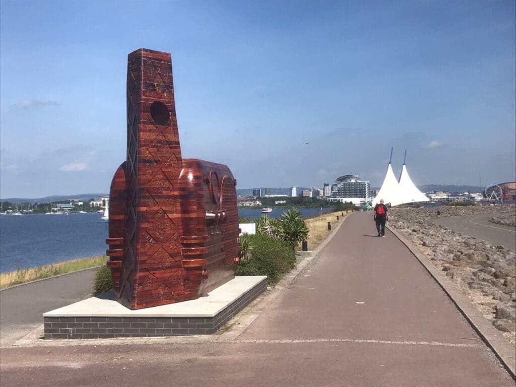 New sculpture highlighting Flat Holm is installed on Cardiff Bay Barrage