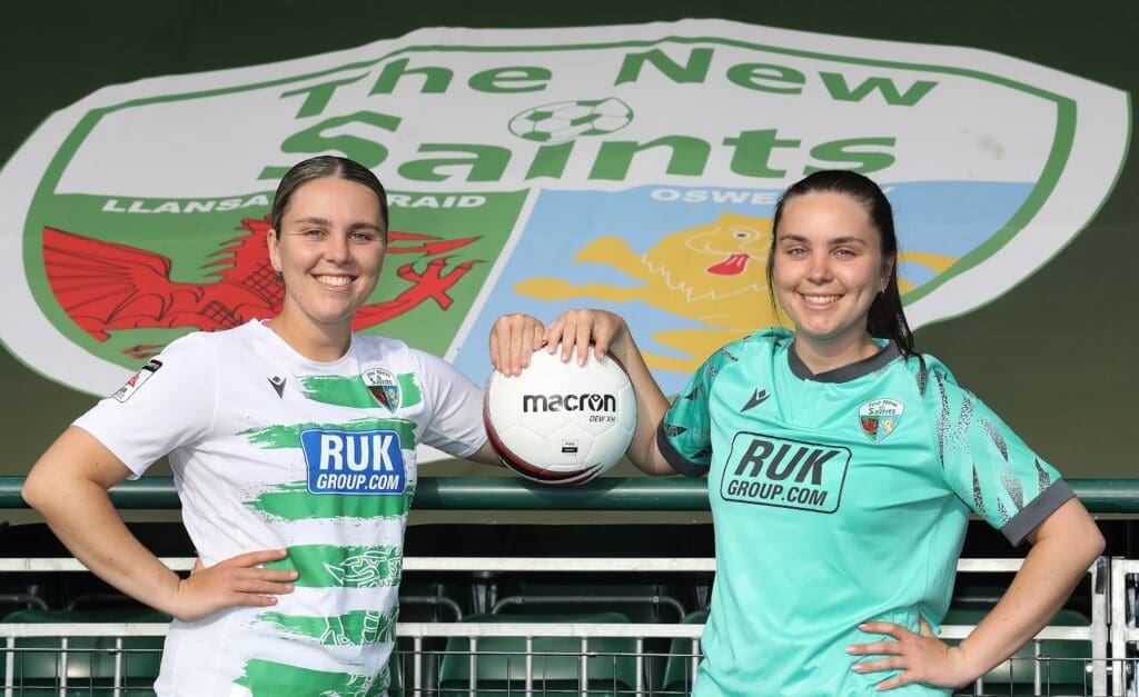 Twins Yasmin and Mia Evans sign for The New Saints Women