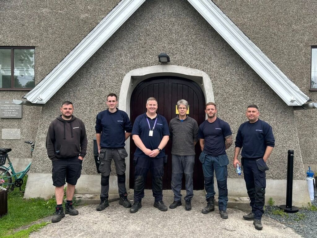 Openreach volunteers bring ultrafast clean-up to community centre