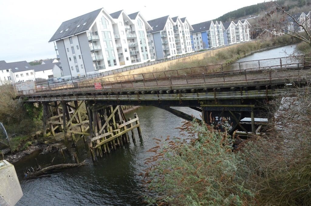 Restoration work on historic Swansea bridge moves ahead