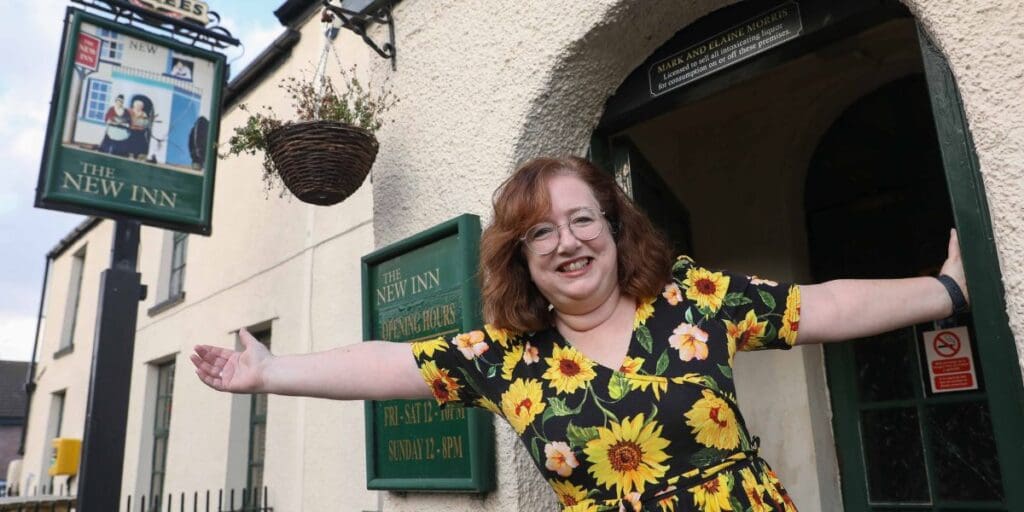 Ex-vicar Manon swaps sermons for stand-up comedy