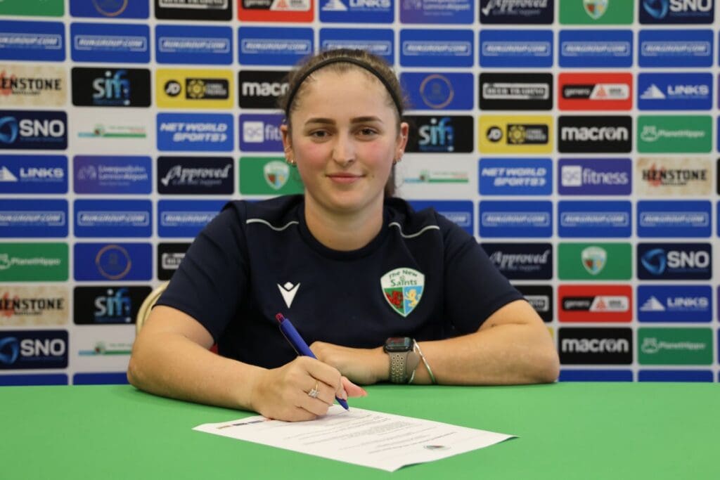 The New Saints Women complete signing of midfielder Tiggy Webb