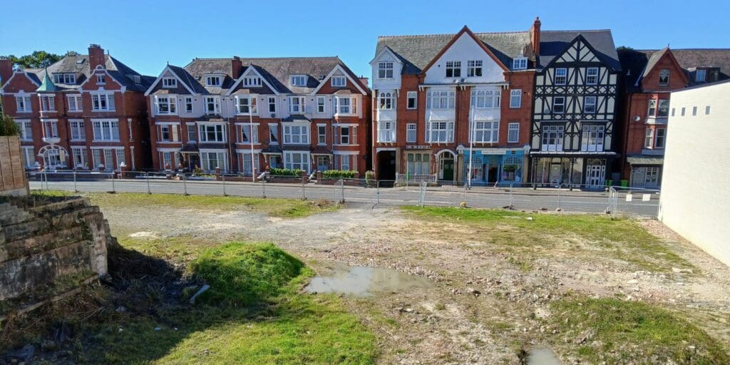 Site for new homes in Llandrindod handed over