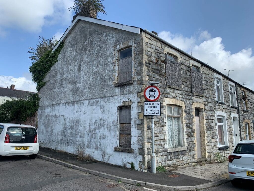 £0 property stuns owner as it sells for ‘life changing’ £100k at auction