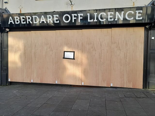 Aberdare shop closed for illegal vape/tobacco sales