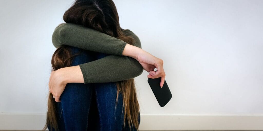 Teenagers warned of risks of sexting in police campaign