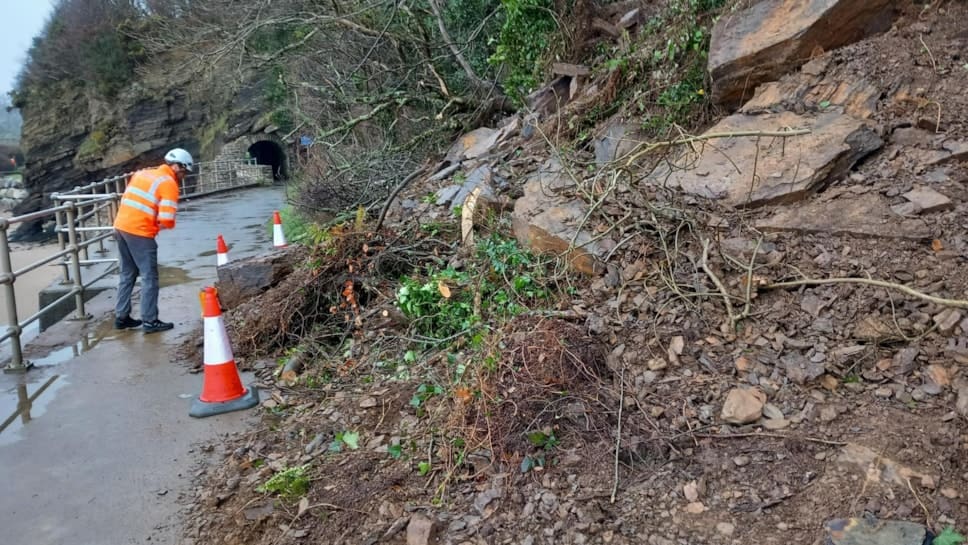 Further landslip on Coppet Hall coast path