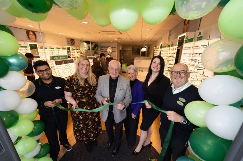 Sir Gareth Edwards opens Specsavers in Porthcawl following £50k refurbishment