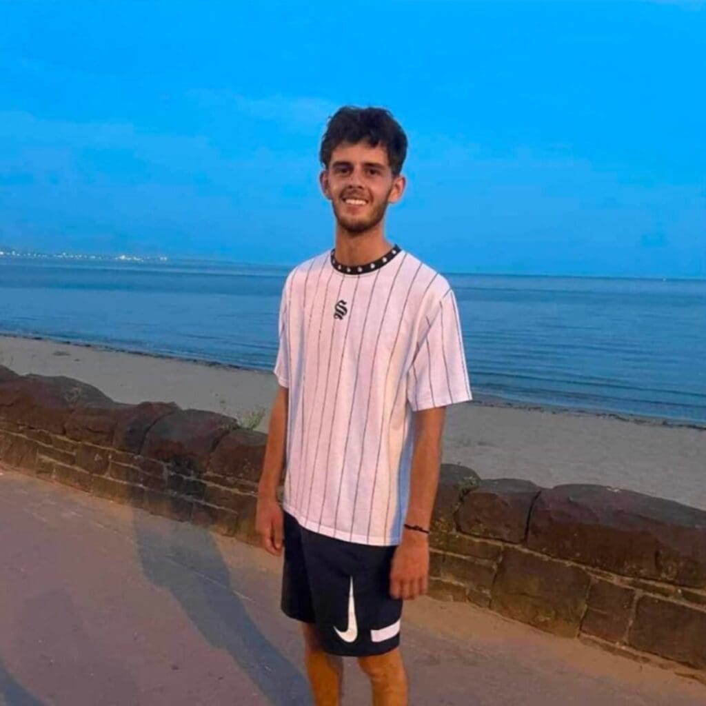 Man to take on Newport Marathon to help with car crash recovery