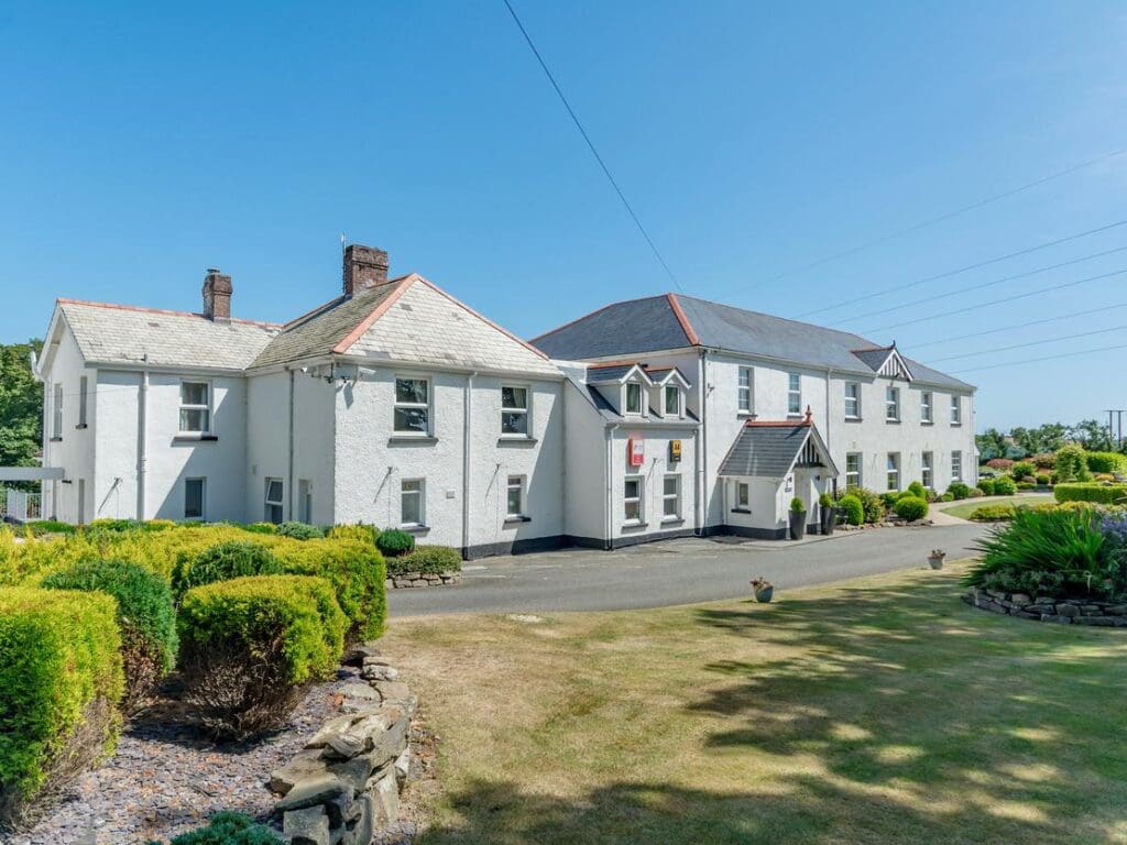 Tenby Business Owners Acquire Scenic Pembrokeshire Hotel