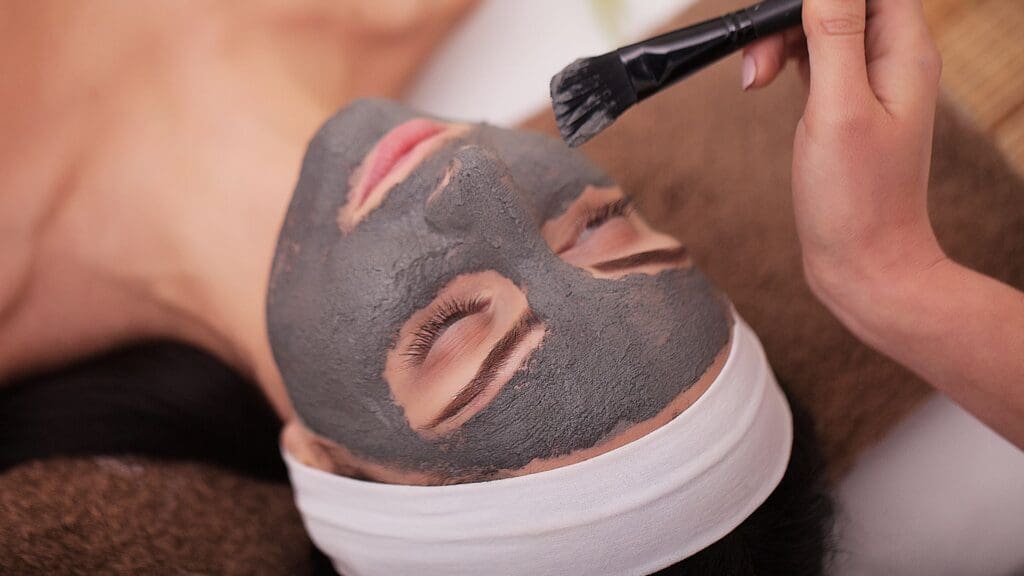 voco St David’s Cardiff launches new ‘Cardiff Bay Mud Wrap’ treatment