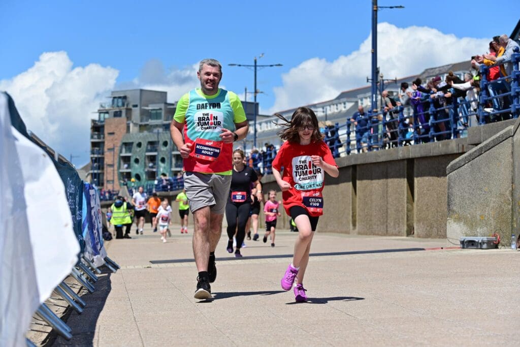 Llanelli father and daughter to run 10K for brain tumour charity