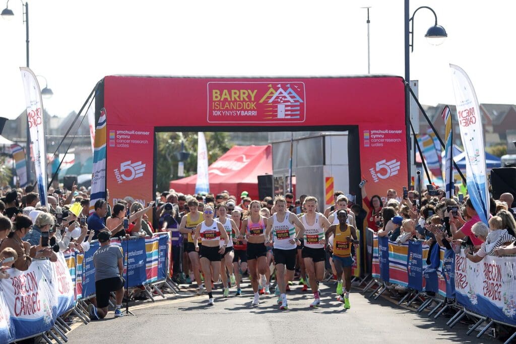 Biggest ever Barry Island 10K sets new course record